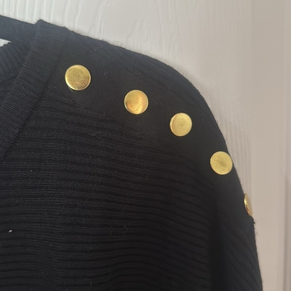 Adorable black with gold Detail sweater express size medium - Picture 3 of 4